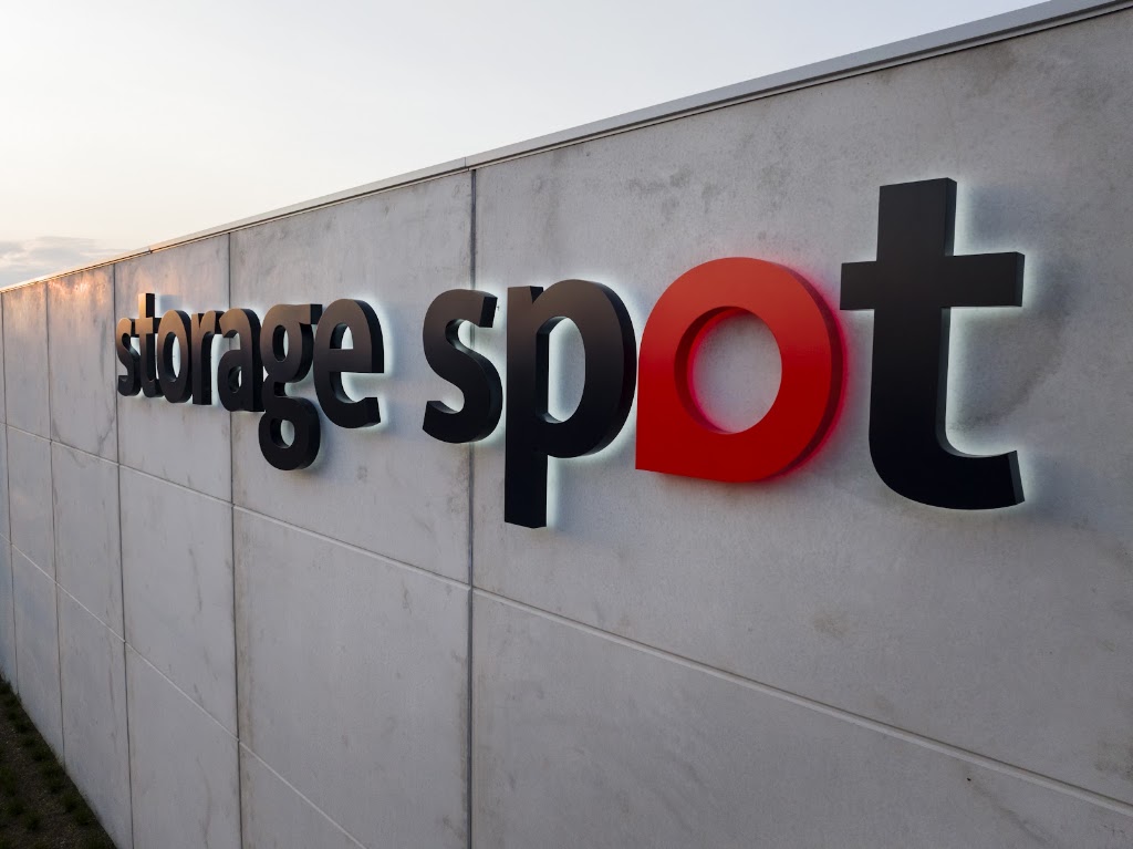 Storage Spot Gregory Hills | 23 Digitaria Dr, Gledswood Hills NSW 2557, Australia | Phone: (02) 7257 7007