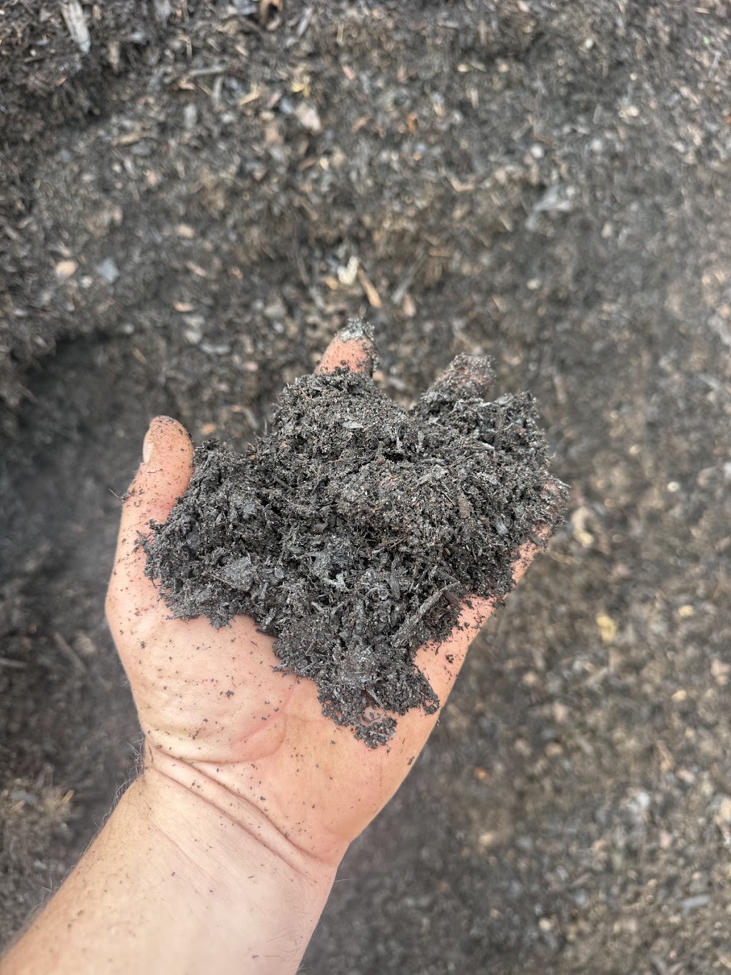 Muddy boots compost | 5764 Benalla-Tocumwal Rd, Muckatah VIC 3644, Australia | Phone: 0407 323 258