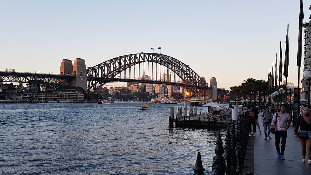 East Chinese Restaurant | 8/1 Macquarie St, Sydney NSW 2000, Australia | Phone: (02) 9252 6868