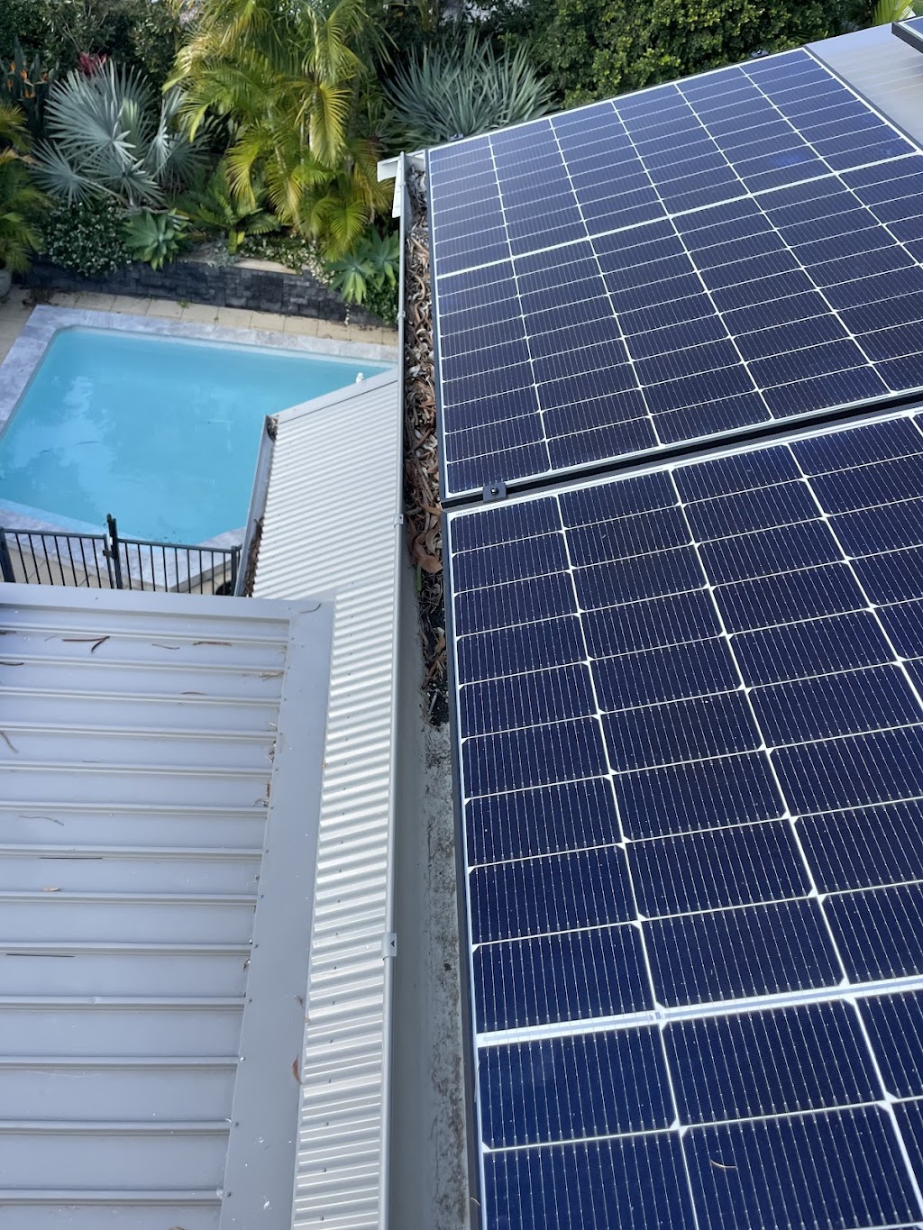 Beaches Gutter Clean | Morella Rd, Whale Beach NSW 2107, Australia | Phone: 0405 613 711