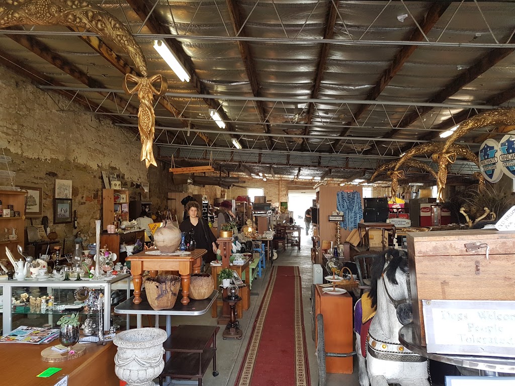 Maine Second Hand Centre and Auctions | store | 53 Templeton St, Castlemaine VIC 3450, Australia | 0354070184 OR +61 3 5407 0184