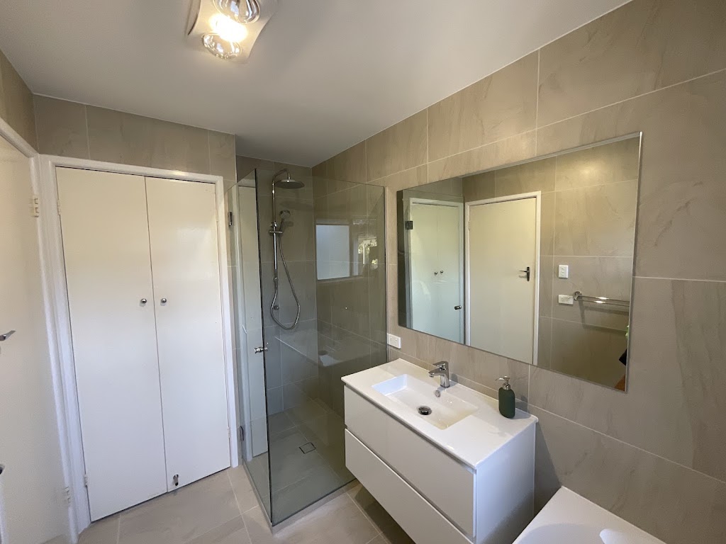 Budget Bathrooms | 31/34 Mecklem Ct, Ningi QLD 4511, Australia | Phone: 0482 963 597