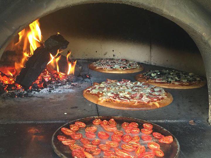 Annies Wood Fired Pizza Trailer | cafe | Bardon Park, 18 Eighth Avenue, East St, Maylands WA 6051, Australia | 0423240191 OR +61 423 240 191