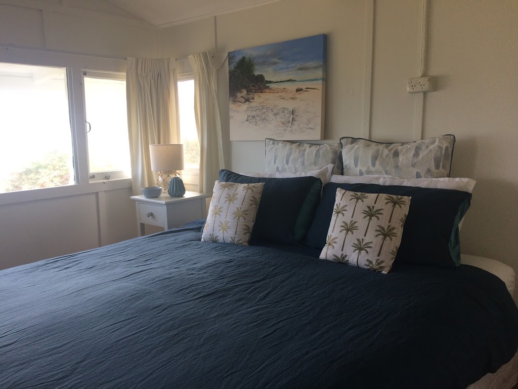 Ahoy Cottage | 5 Moongalba Rd, Point Lookout QLD 4183, Australia | Phone: (07) 3415 3949