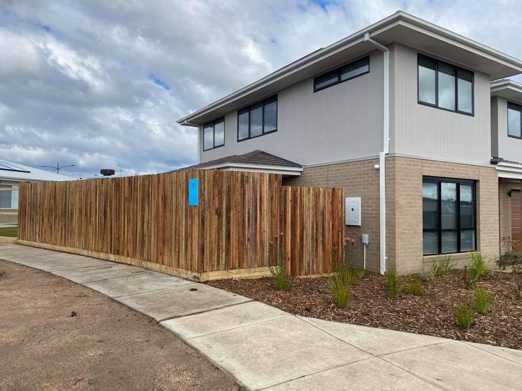 Torquay Fencing | 26 Forresters Way, Armstrong Creek VIC 3217, Australia | Phone: 0402 939 934