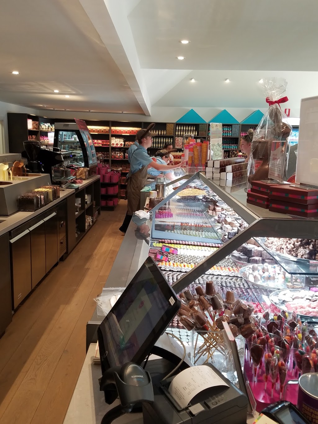 Mornington Peninsula Chocolaterie | store | 45 Cook St, Flinders VIC 3929, Australia | 0359890040 OR +61 3 5989 0040