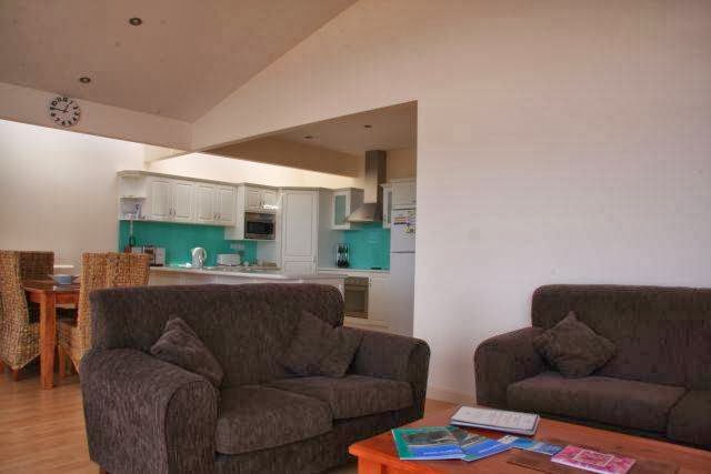 Birubi Holiday Homes | lodging | 30 Hawthorn Ave, Emu Bay SA 5223, Australia | 0885535238 OR +61 8 8553 5238