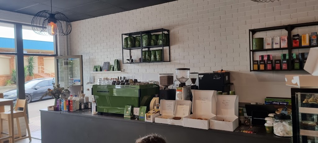 Mishka Flower Cafe | 89 Railway St, Corrimal NSW 2518, Australia | Phone: 0456 679 443