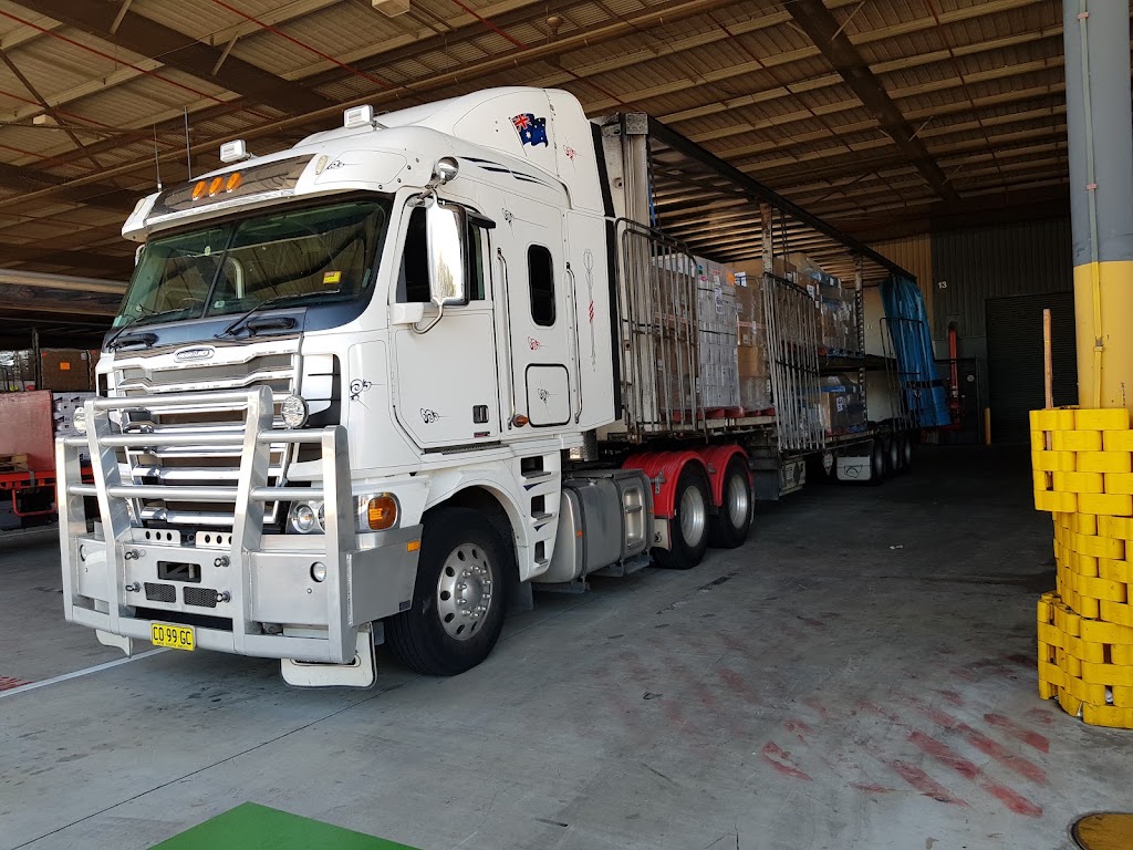 MASTERFREIGHT TRANSPORT | 1120-1126 Mamre Rd, Mount Vernon NSW 2178, Australia | Phone: (02) 8763 4808