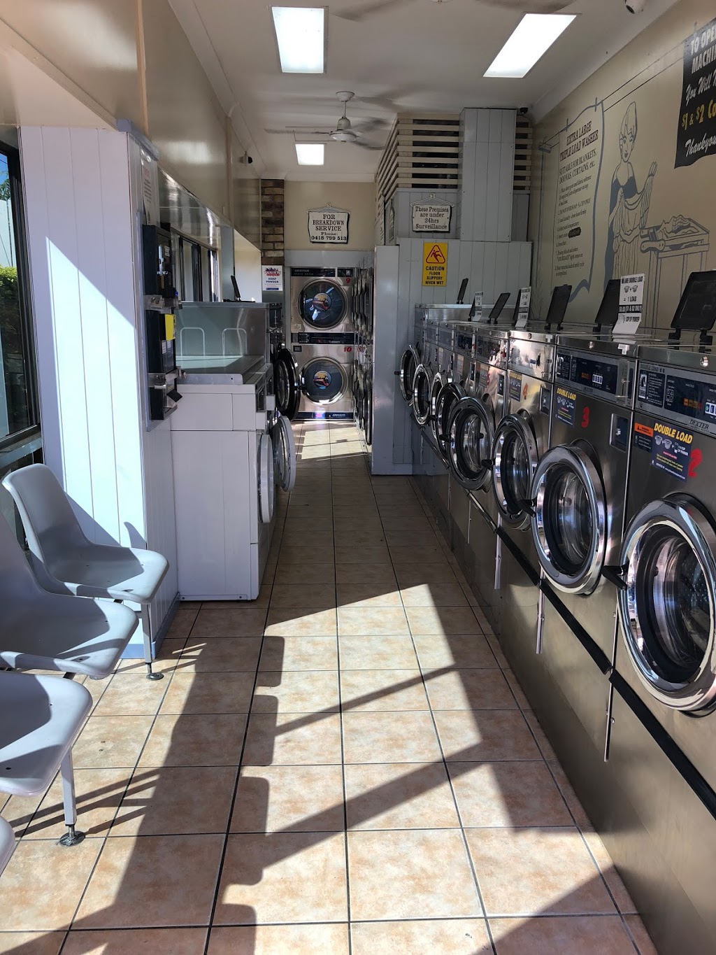Carina Laundromat | laundry | 1/1396 Creek Rd, Carina QLD 4152, Australia | 0418799513 OR +61 418 799 513