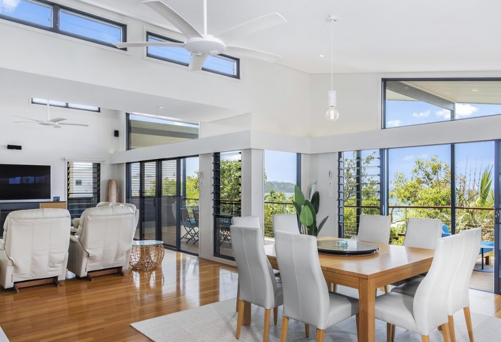 Shine Window Services |  | Oxley Cres, Mollymook Beach NSW 2539, Australia | 0422266196 OR +61 422 266 196