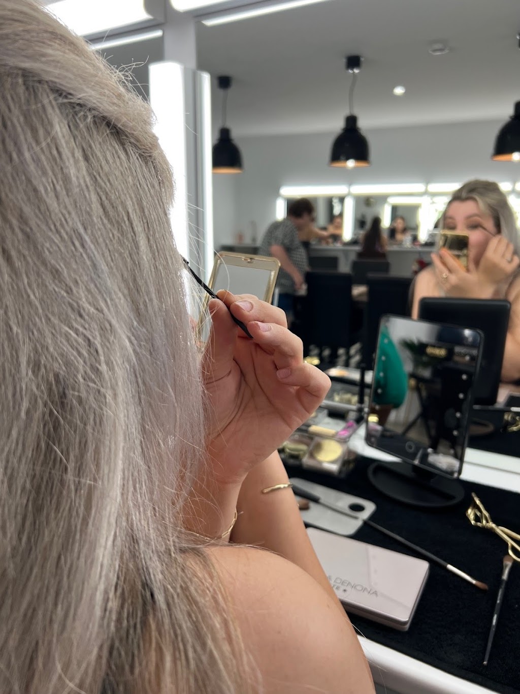 Brushworks Makeup Academy | Unit 20/40 Train St, Broulee NSW 2537, Australia | Phone: 0449 005 178