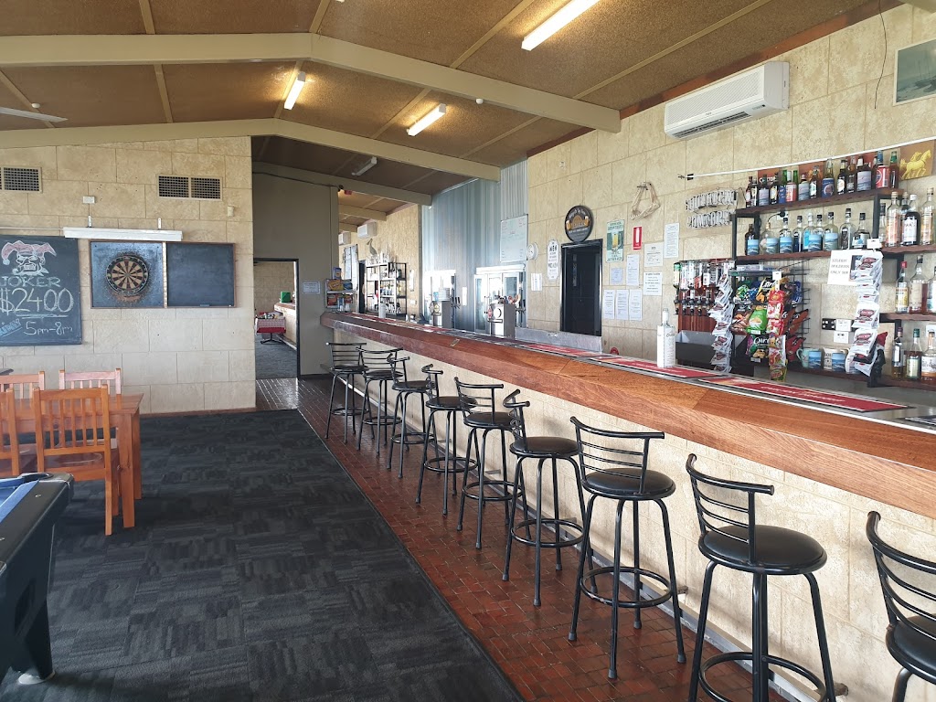 Seabird Tavern & Caravan Park | bar | 44 McCormick St, Seabird WA 6042, Australia | 0895771010 OR +61 8 9577 1010