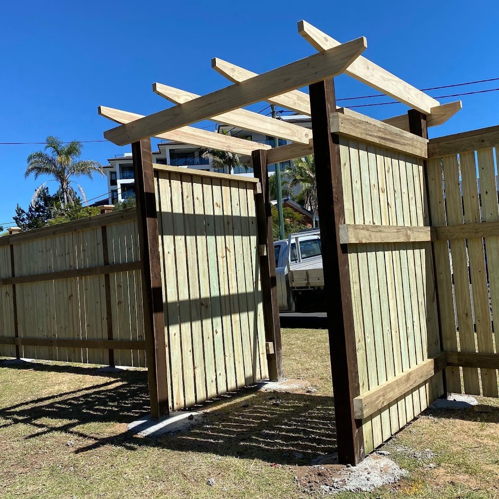 Gladstone Fencing and Landscaping - Charlies Customs | Ebony Cl, Calliope QLD 4680, Australia | Phone: 0412 776 711