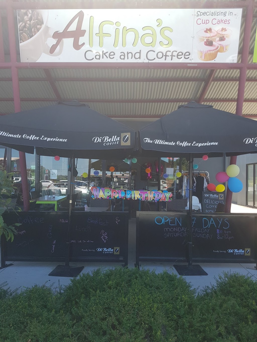 Alfinas Cake & Coffee | cafe | 6 Bunya Park Dr, Eatons Hill QLD 4037, Australia | 0733255820 OR +61 7 3325 5820
