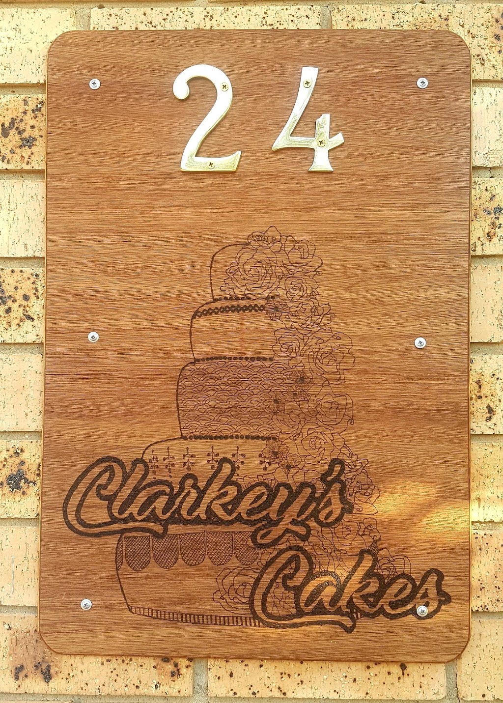 Clarkeys Cakes | 24 Kinsella St, Karabar NSW 2620, Australia | Phone: 0429 726 213