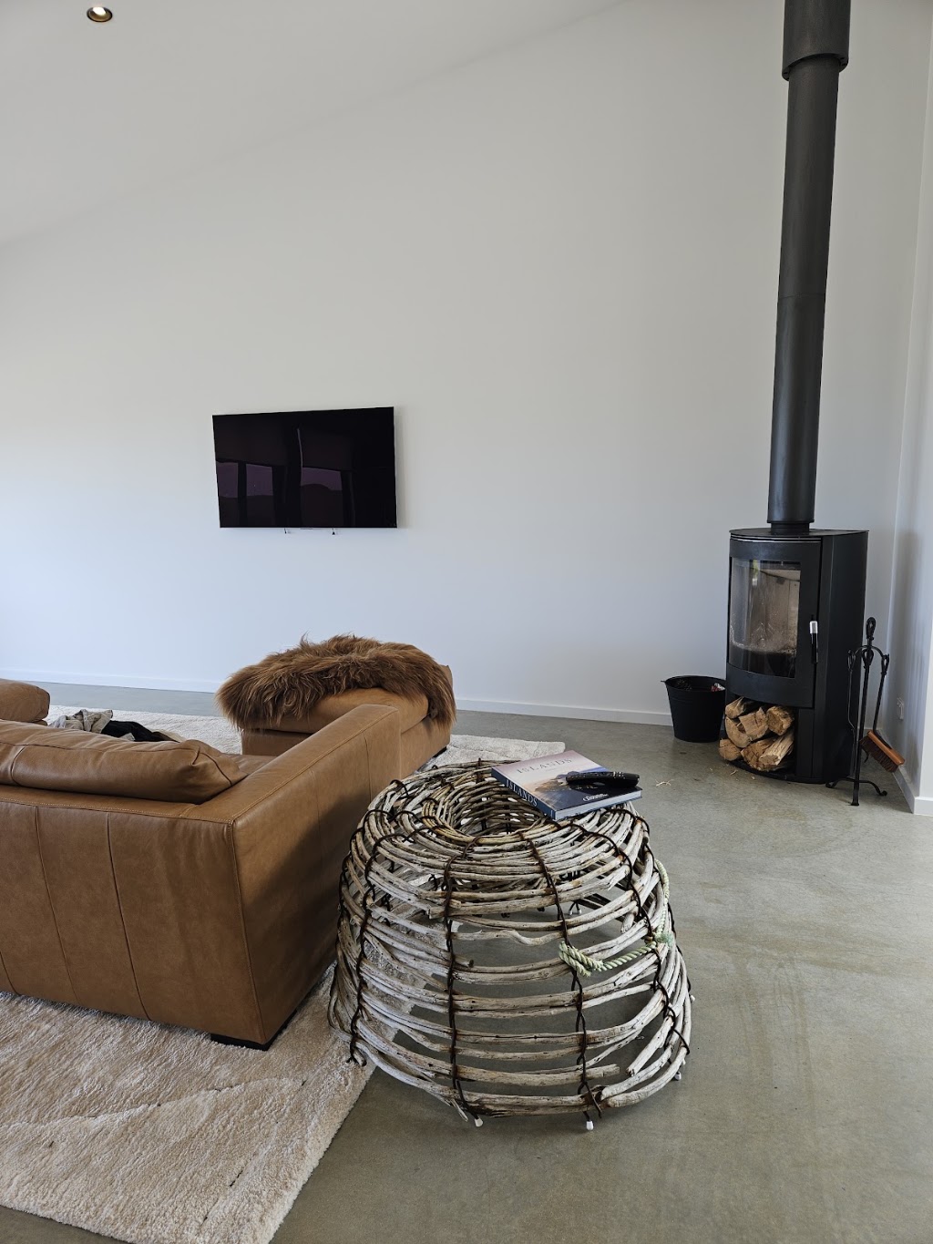 Latitude House | 655 South Rd, Nugara TAS 7256, Australia | Phone: 0417 471 620
