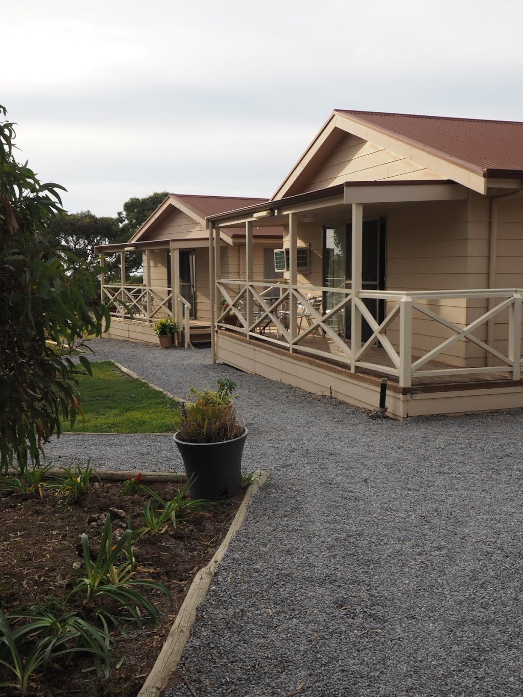 Cape Jervis Holiday Units | lodging | 12 Flinders Dr, Cape Jervis SA 5204, Australia | 0885980229 OR +61 8 8598 0229