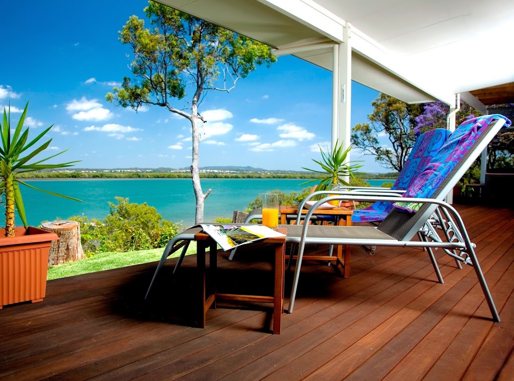 Sunset Waters | lodging | 126 Western Rd, MacLeay Island QLD 4184, Australia | 0425714753 OR +61 425 714 753