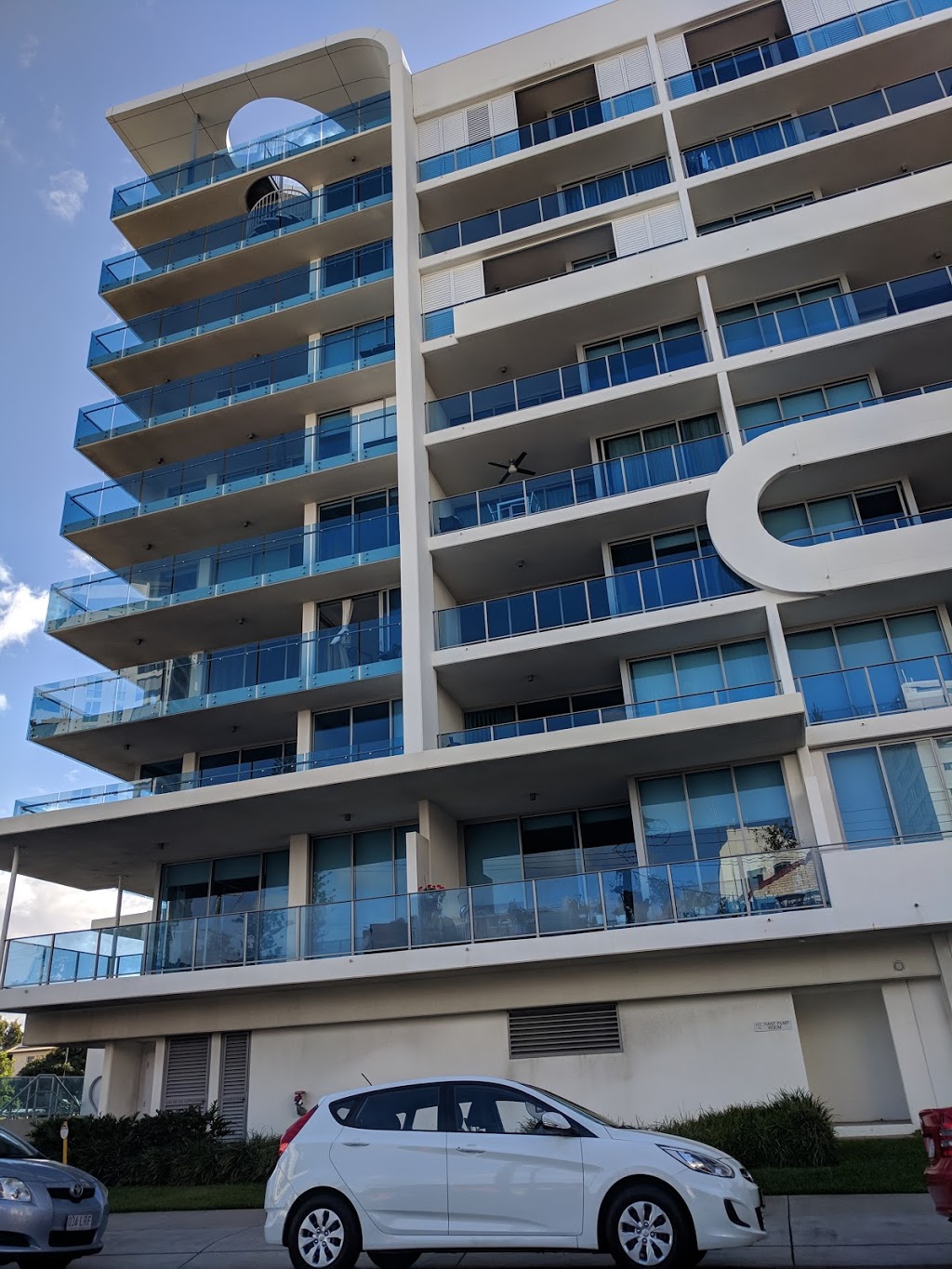 Sapphire At The Broadwater | lodging | 19 Imperial Parade, Labrador QLD 4215, Australia | 0756467025 OR +61 7 5646 7025