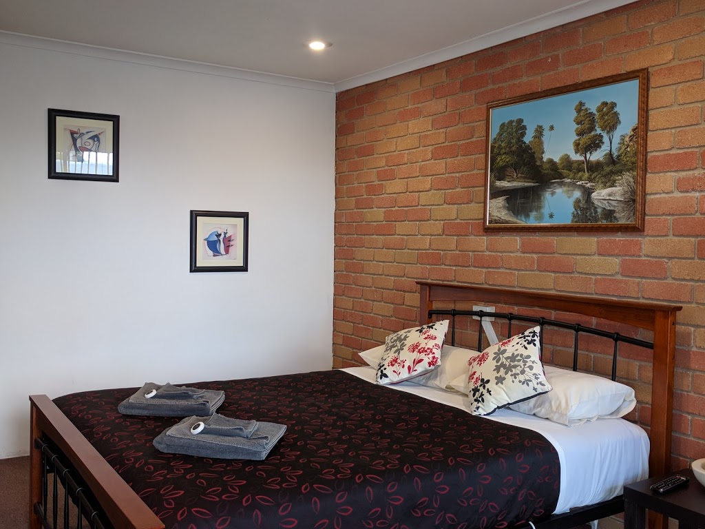 Travellers Inn Kaniva Motel | lodging | 134 Commercial St E, Kaniva VIC 3419, Australia | 0353922930 OR +61 3 5392 2930