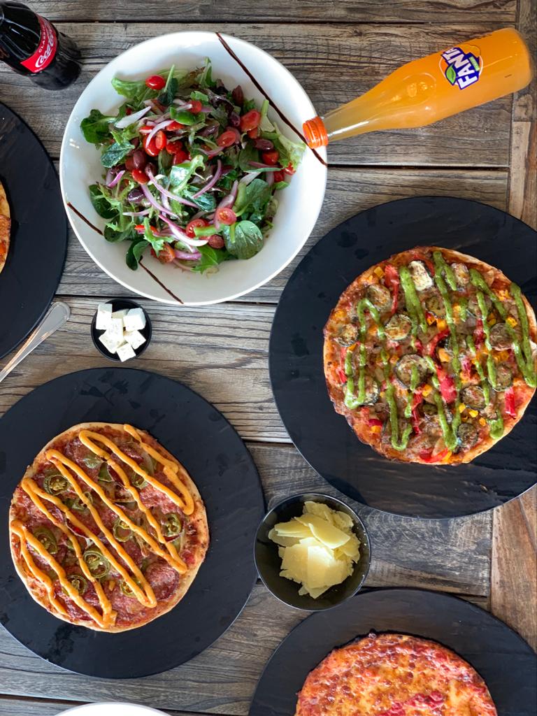 Georges The Pizza Shop | 2 Sentry Dr, Stanhope Gardens NSW 2768, Australia | Phone: (02) 9836 2711