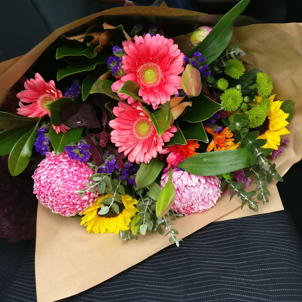 J & N Paradise of Flowers | florist | 214 Lower Dandenong Rd, Mordialloc VIC 3195, Australia | 0395872420 OR +61 3 9587 2420