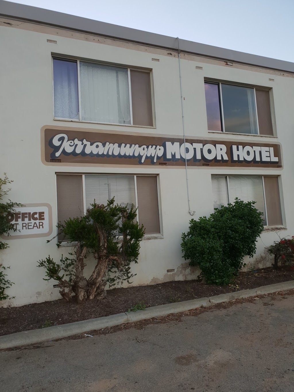 Jerramungup Motor Hotel | 5 South Coast Hwy, Jerramungup WA 6337, Australia | Phone: (08) 9835 1011