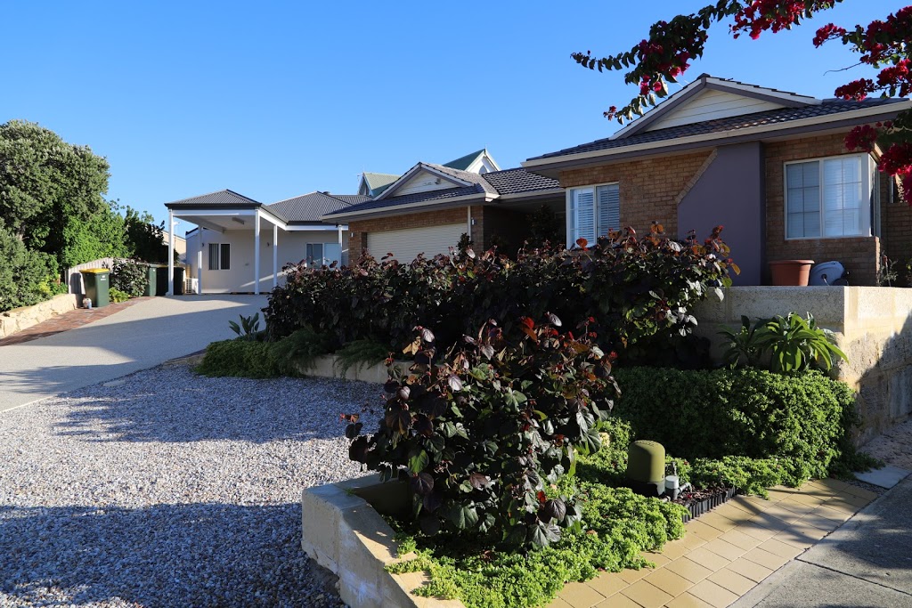 Perth Beachside Holiday House | lodging | 10 Harbord Ct, Hillarys WA 6025, Australia | 0413698531 OR +61 413 698 531