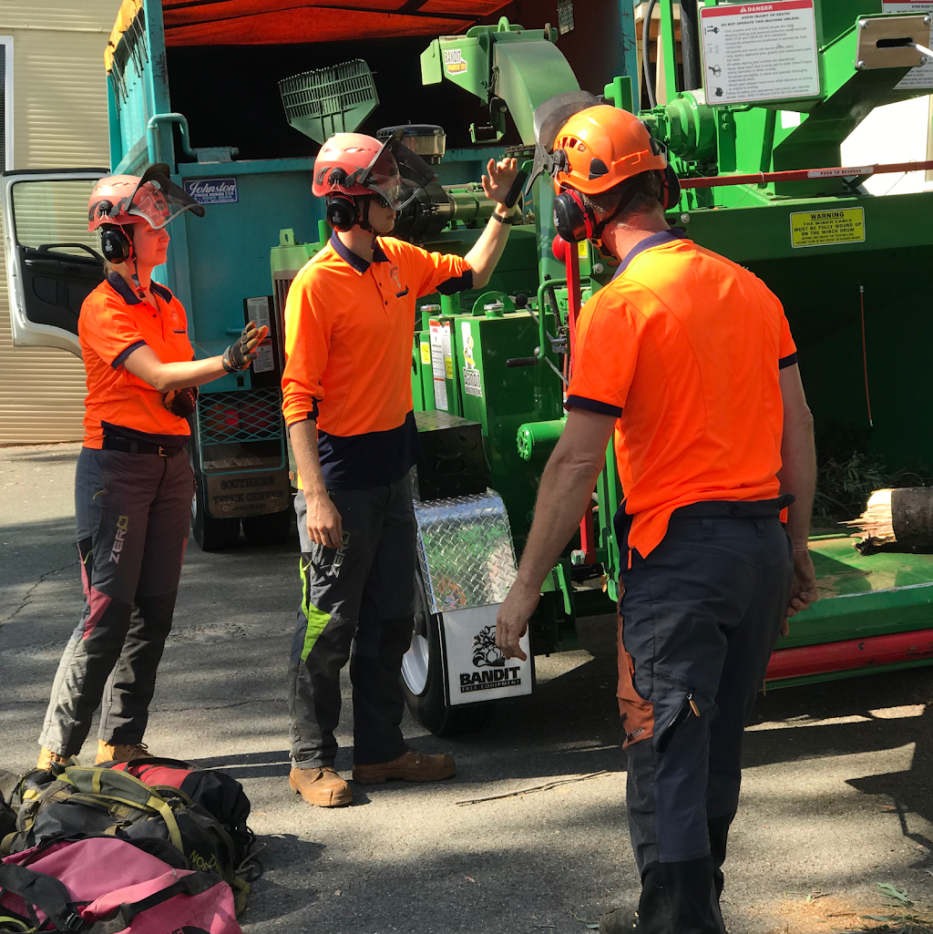 Treetops Tree Services | 3 Bussell Cres, Cook ACT 2614, Australia | Phone: 0407 573 008