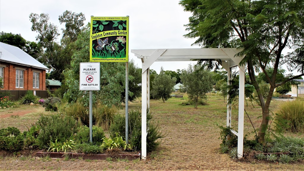 Singleton Community Garden | park | 42 Bathurst St, Singleton NSW 2330, Australia | 0400606866 OR +61 400 606 866