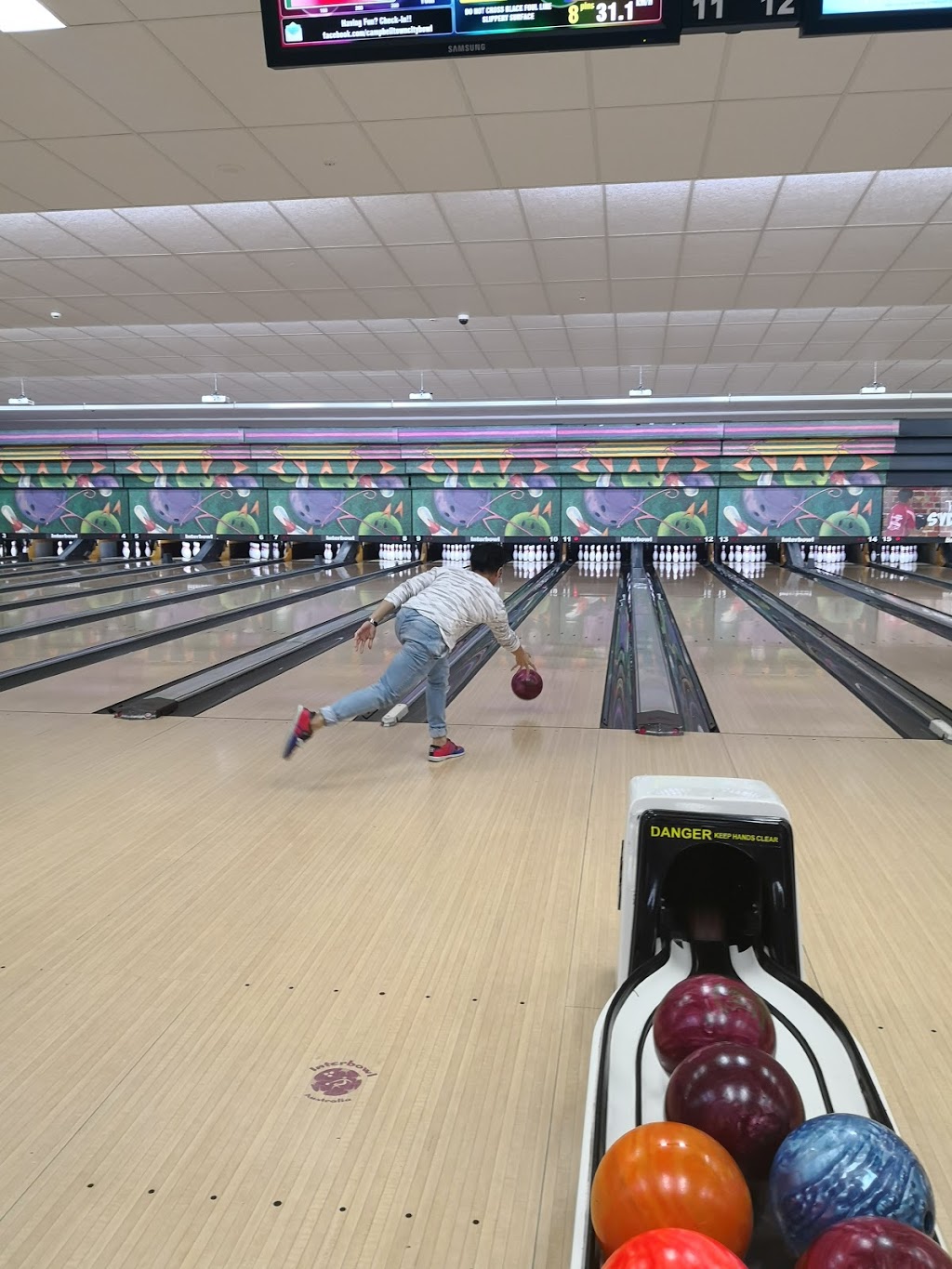 Campbelltown City Bowl | bowling alley | 11 Hollylea Rd, Leumeah NSW 2560, Australia | 0246255222 OR +61 2 4625 5222
