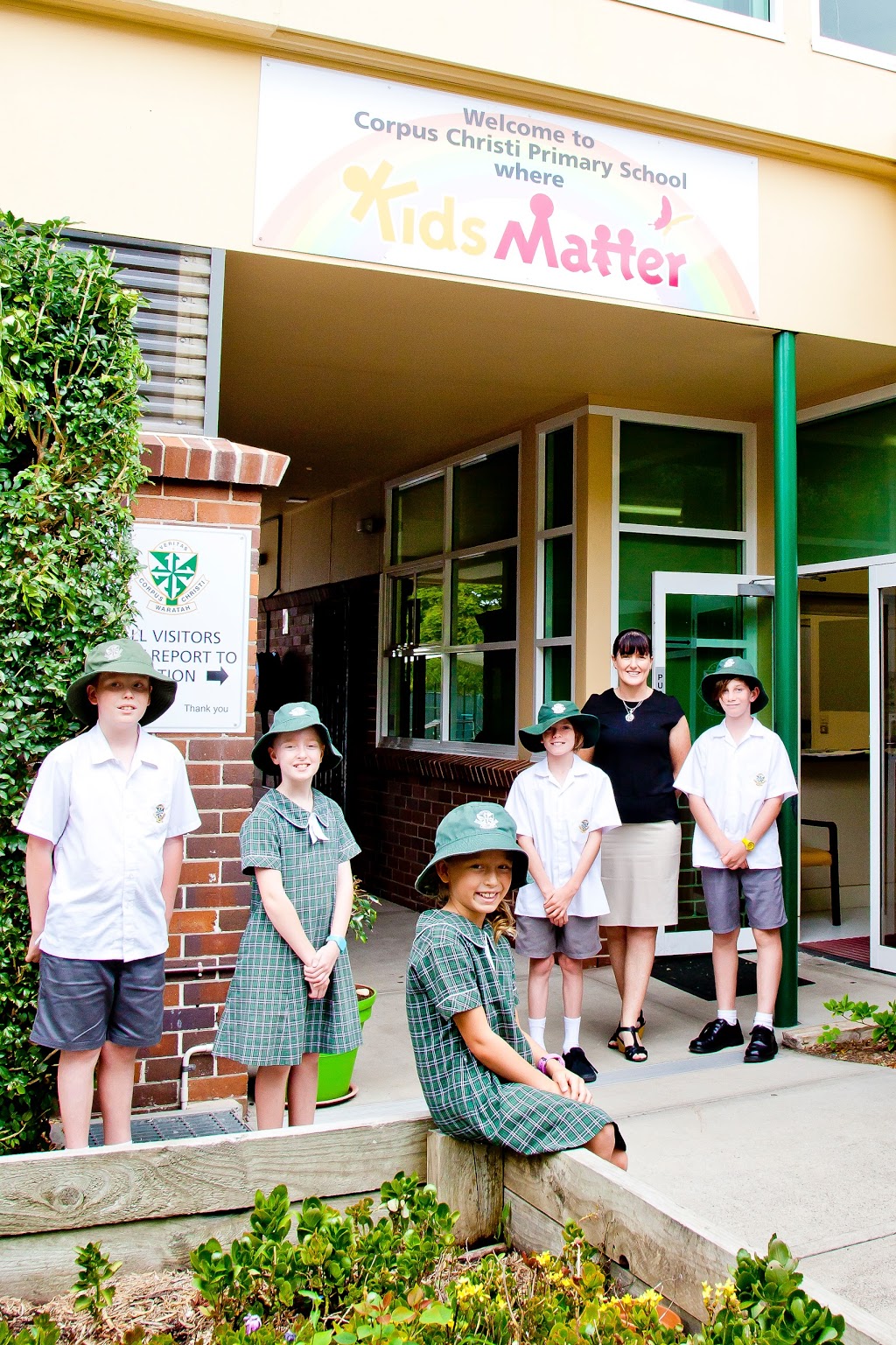 Corpus Christi Primary School | school | 68 Platt St, Waratah NSW 2298, Australia | 0249683220 OR +61 2 4968 3220