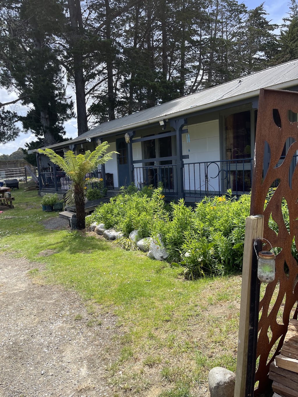 Settlers Cottage Guest House | 8546 Huon Hwy, Southport TAS 7109, Australia | Phone: 0438 316 775