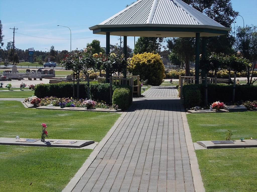 Moama Cemetery | Perricoota Rd, Moama NSW 2731, Australia