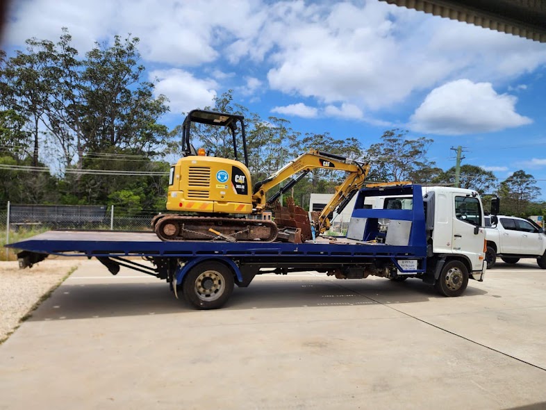Port Macquarie Tilt Tray Towing | 501 Rollands Plains Rd, Telegraph Point NSW 2441, Australia | Phone: 0404 477 531