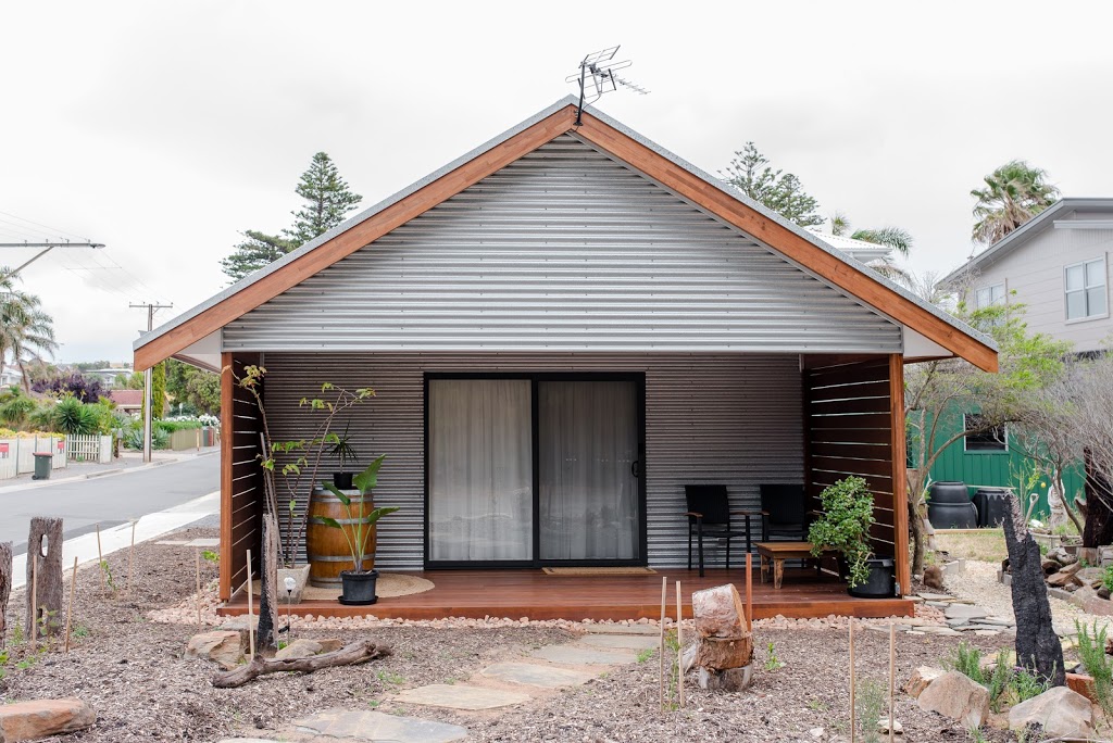 Bird In Hand Cottage | Rear of, 42 Saltfleet St, Port Noarlunga SA 5167, Australia | Phone: 0401 505 299