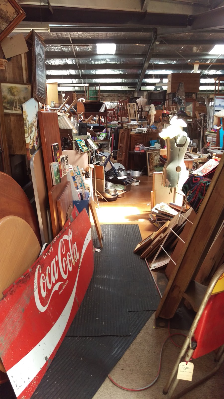 Habitat Antiques | home goods store | 19 Central Rd, Port Macquarie NSW 2444, Australia | 0265811644 OR +61 2 6581 1644