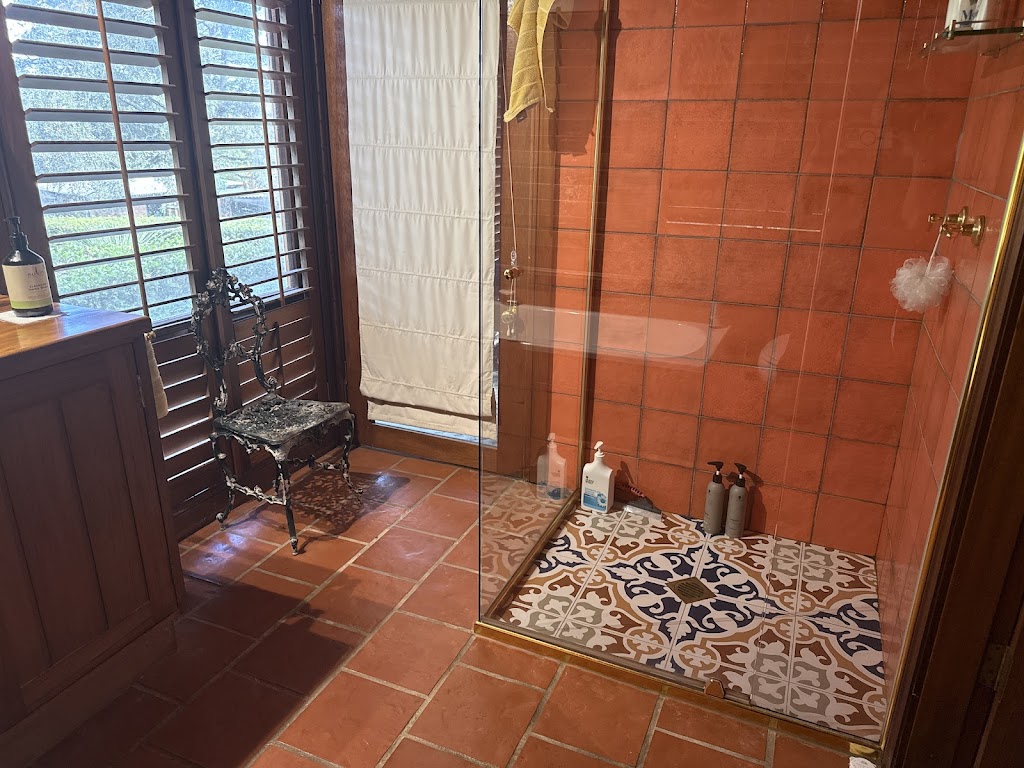J and S Bathroom Renovations | 67 Grand Parade, Glossodia NSW 2756, Australia | Phone: 0412 698 685