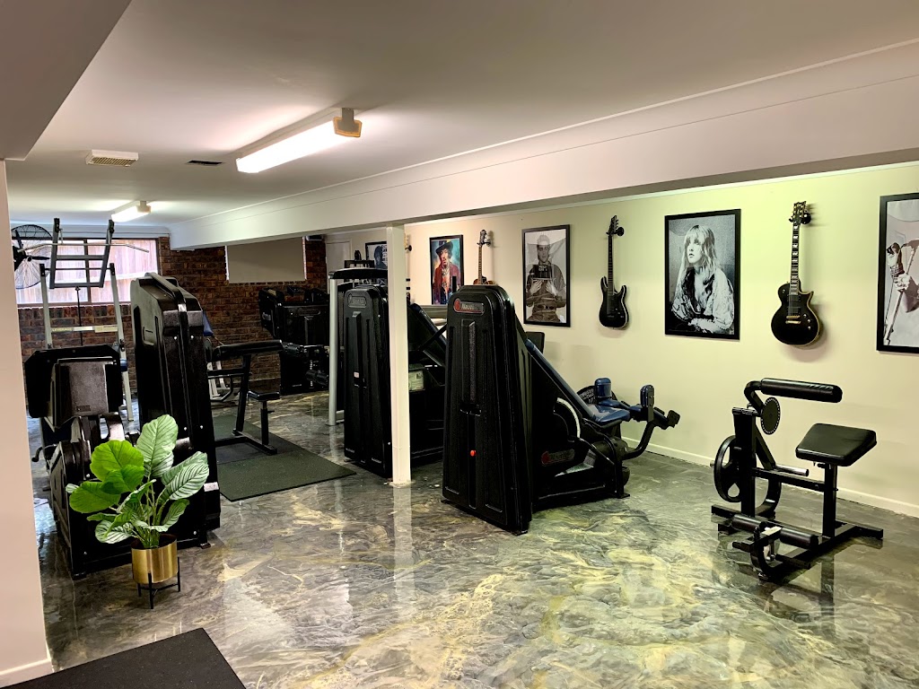 Pro Iron Fitness | 230 Gibbons Rd, Samford Valley QLD 4520, Australia | Phone: 0409 996 589