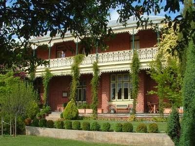 Holmhurst Guest House | 306 William St, Bathurst NSW 2795, Australia | Phone: 0434 937 306