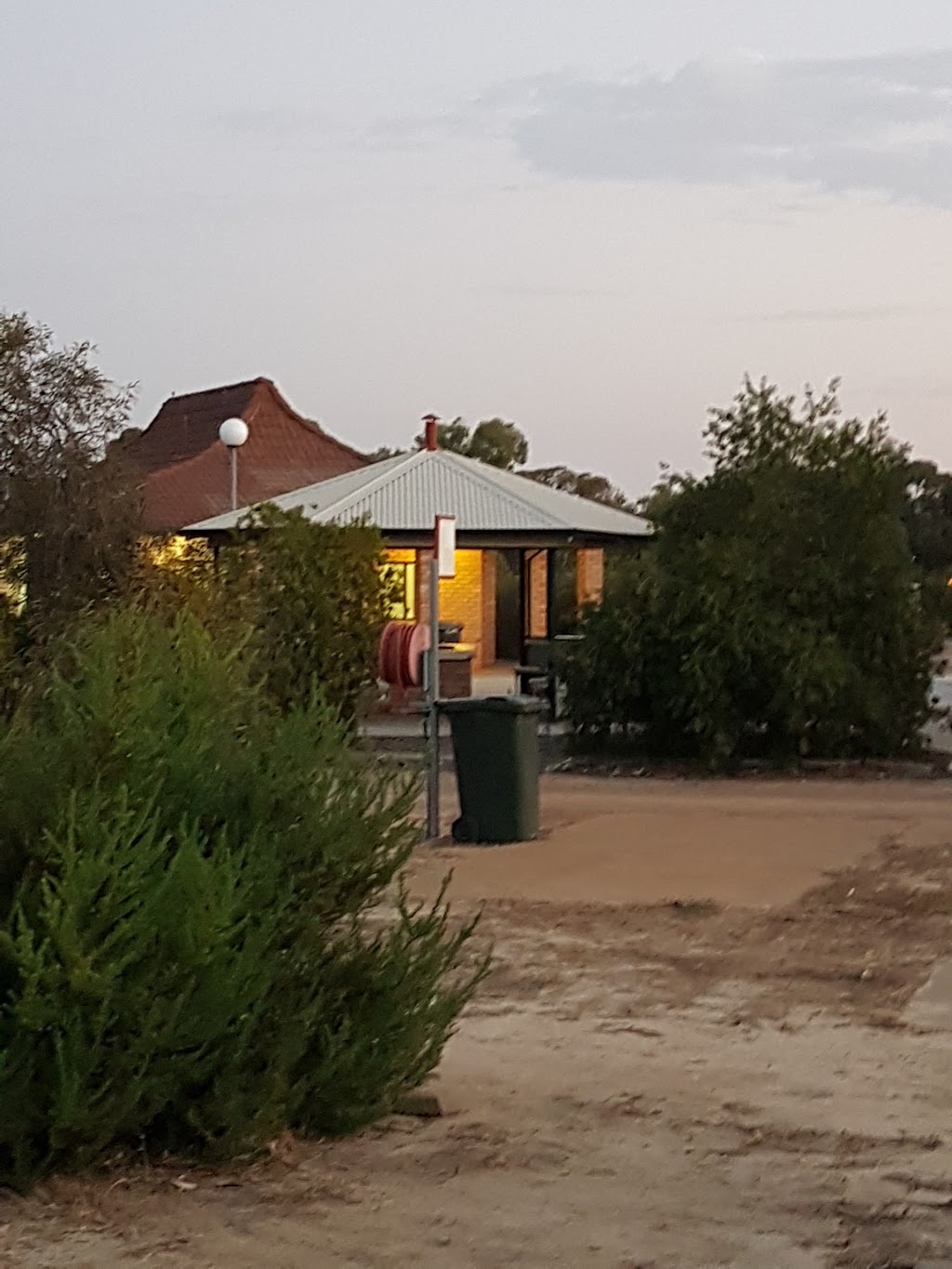 Wongan Hills Caravan Park | 65 Wongan Rd, Wongan Hills WA 6603, Australia | Phone: 0427 000 328