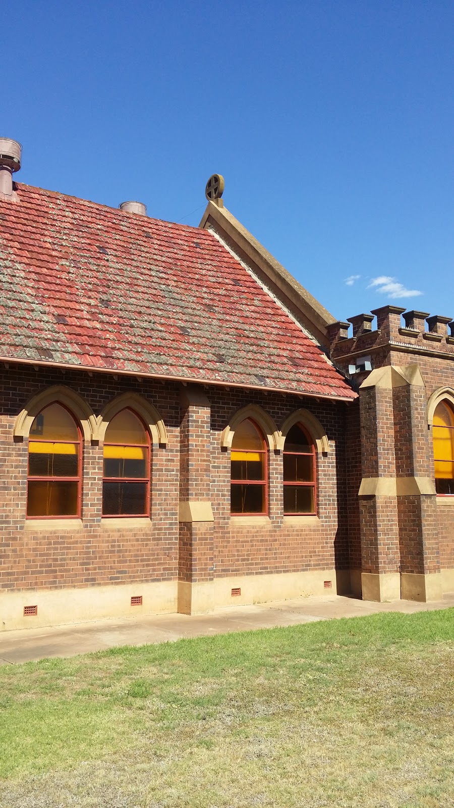 Pioneer Memorial Presbyterian Church | 23 Court St, West Wyalong NSW 2671, Australia | Phone: (02) 6972 2143