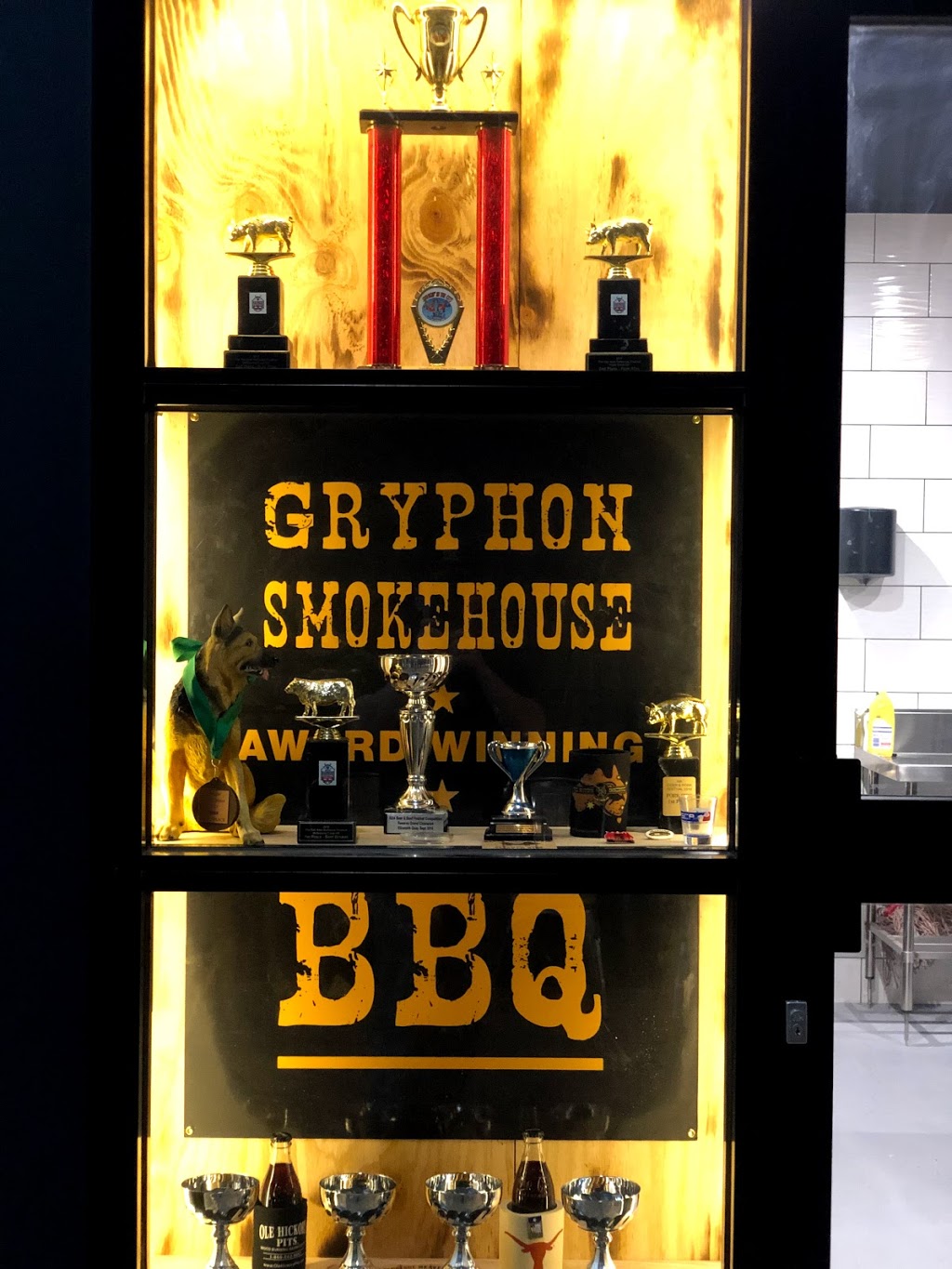 Gryphon Smokehouse | restaurant | 124 Lennard St, Herne Hill WA 6056, Australia | 0466828843 OR +61 466 828 843