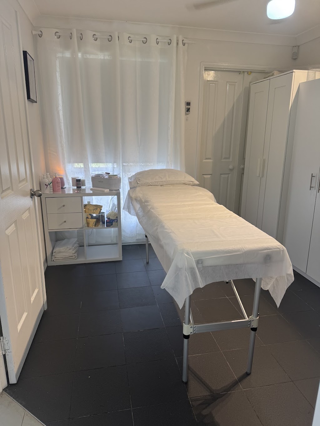One Stop Wax Pot | 10 Gardenia Dr, Bonogin QLD 4213, Australia | Phone: 0481 300 058