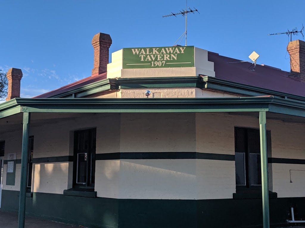 Walkaway Tavern | lodging | 1 Padbury Rd, Walkaway WA 6528, Australia | 0899261015 OR +61 8 9926 1015