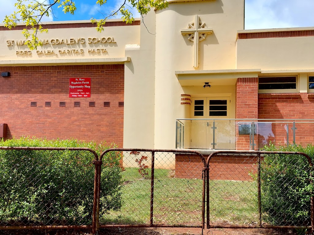 St Mary Magdalen Op Shop | 1 Bridge St, Trentham VIC 3458, Australia | Phone: 0430 639 009