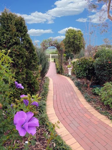 Tranquil Gardens Bairnsdale | park | 22 Calvert St, Bairnsdale VIC 3875, Australia | 0351524315 OR +61 3 5152 4315