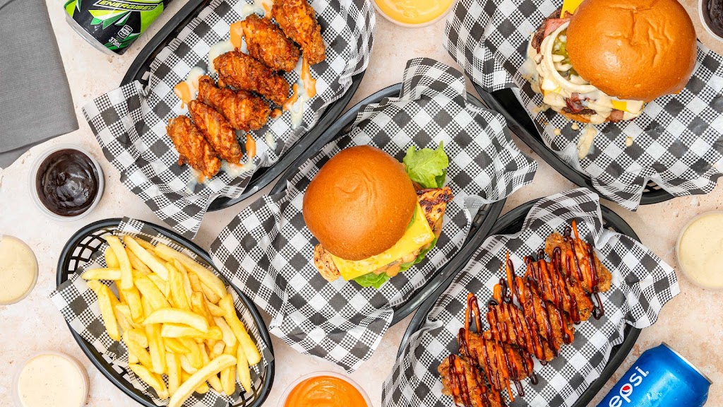 Crispy Lettuce Burgers & Fried Chicken ( Elermore Vale ) | 138 Croudace Rd, Elermore Vale NSW 2287, Australia | Phone: (02) 4072 3299