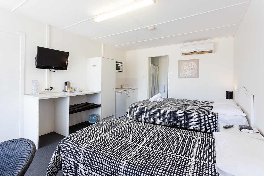 Wynnum Anchor Motel | lodging | 14 Adam St, Wynnum QLD 4178, Australia | 0733963037 OR +61 7 3396 3037